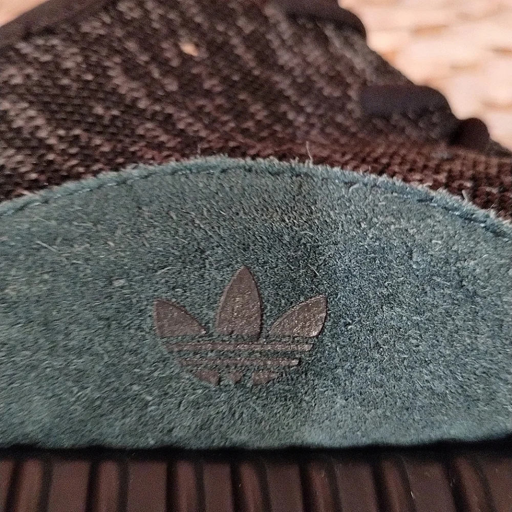 Rare Men's Adidas Yeezy Boost 350 V1 Pirate Black 2015 Sneakers Size US 9